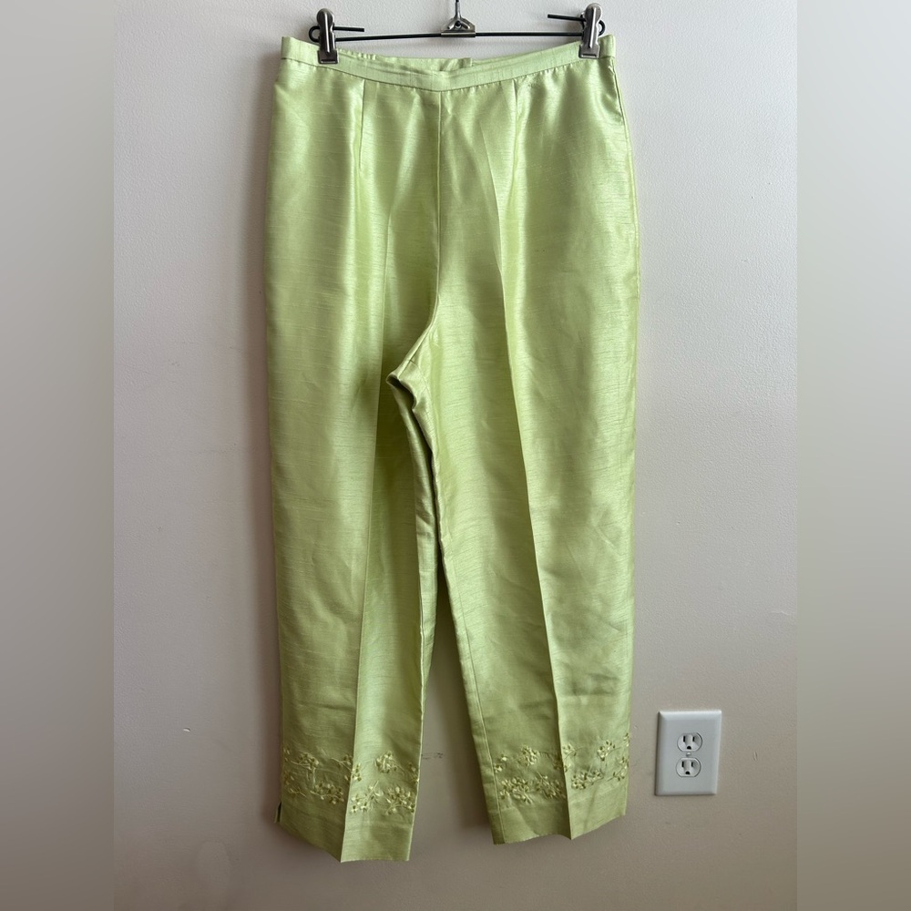 Vintage Women’s Leslie Fay Cropped Embroidered Pants 8P